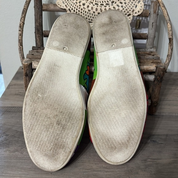 PRE OWNED CUSTOM HANDMADE PAINTED SCOOBY-DOO SLIP ON FLATS SHOES - Picture 9 of 15